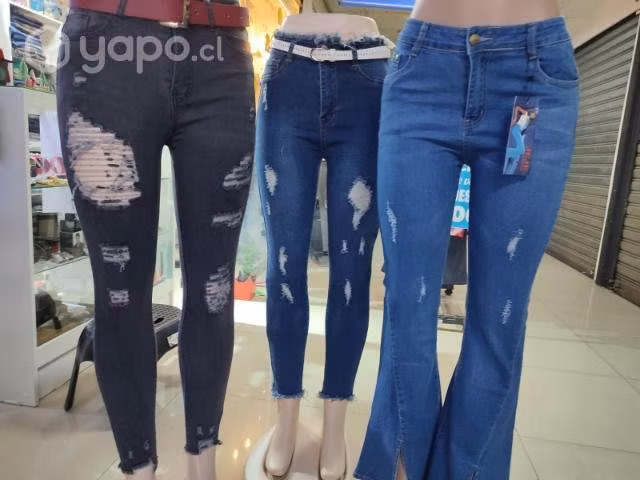 Derecho a llave tienda de ropa en galería comercia
