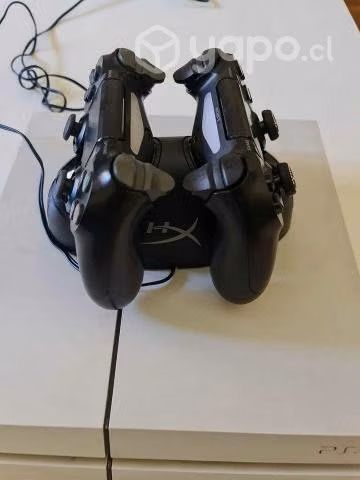 PS4 + 2 Joystick Y Dock De Carga HyperX - Imagen 2