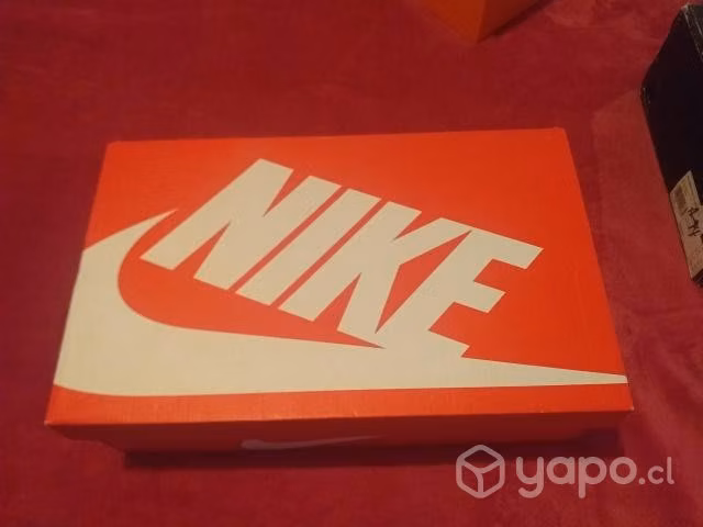 Nike tekno