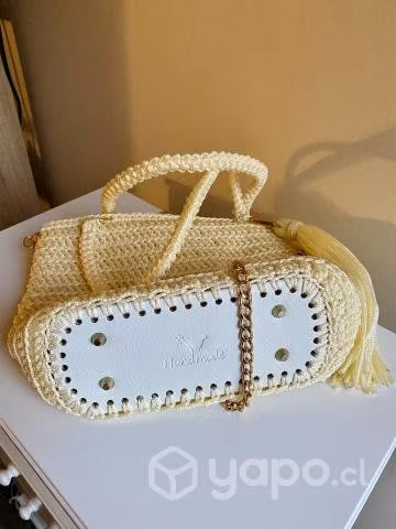 Bolso tejido a ganchillo color champaña