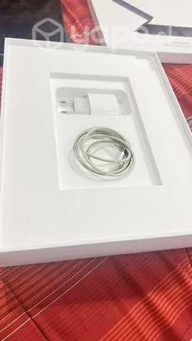 Ipad pro 5 gen. 256 gb chip m1 + magic keyboard