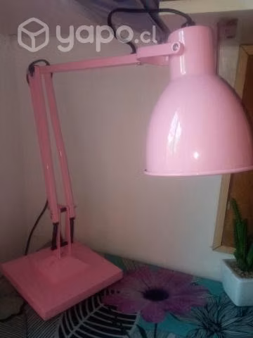 Lámpara de escritorio rosado nueva