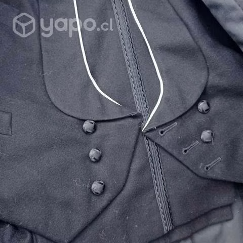 Traje o terno alemán antiguo impecable pequeño