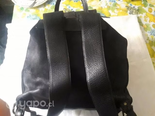 Mochila cuero negra