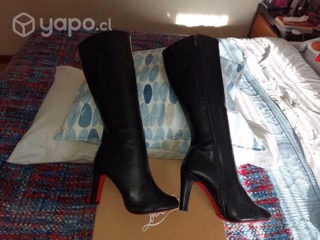 Botas Negras 38. Suela de color - Imagen 2