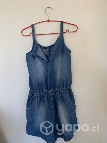 Ropa con poco uso
