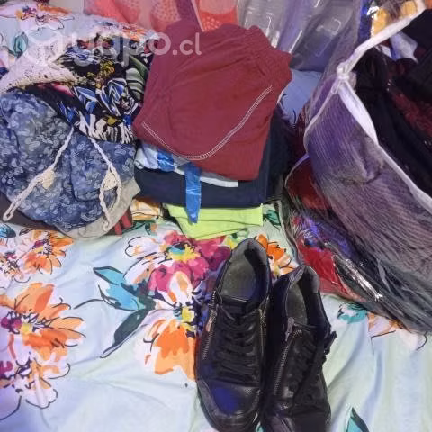 Lote 60 prendas y zapatos