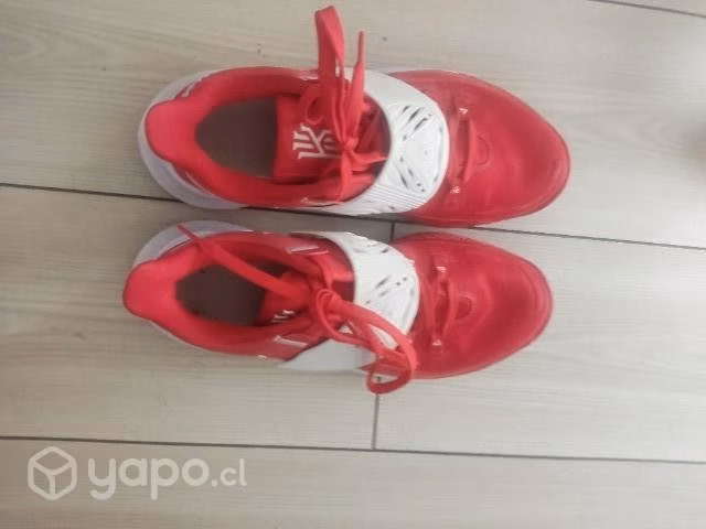 Kyrie low 3 rojas