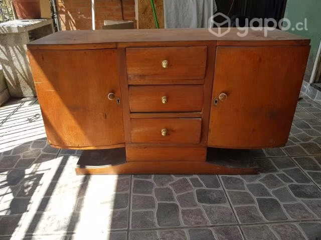 Ropero de tres cuerpos y mueble tipo Comoda