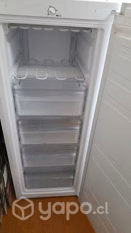 Freezer midea