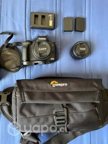Camara canon m50 mk ii + lente 15-45mm + lente 22m