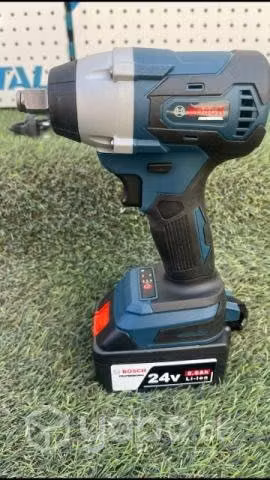 Llave de impacto marca BOSCH ( alternativa ) inala