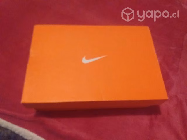 Nike reax