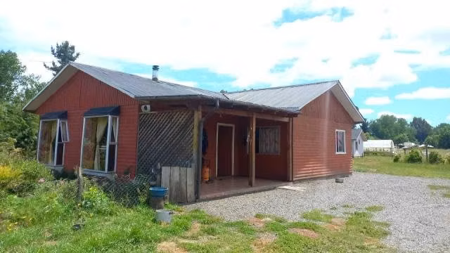 2 casas + galpón 1,6 hect Ruta S-31 Vilcún - Cajón