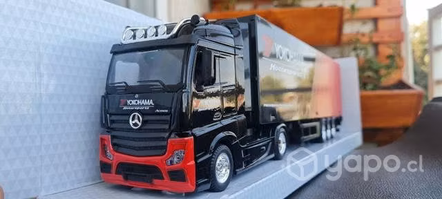 Camión Mercedes Actros con acoplado escala 1:43