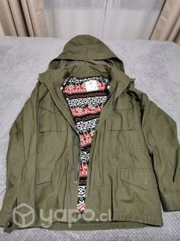Chaqueta marca Foster color verde militar