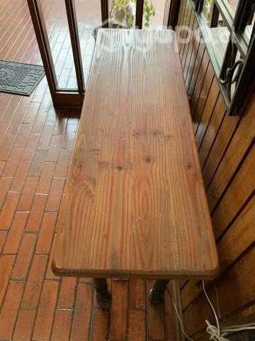 Mesa Arrimo de Pino oregon con fierro etrusco. Muy