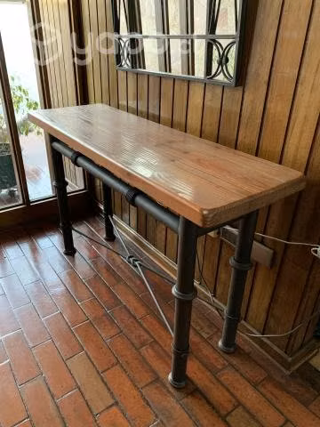 Mesa Arrimo de Pino oregon con fierro etrusco. Muy