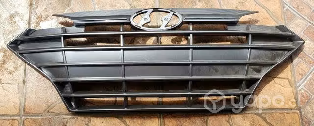 Mascara Elantra 2019 2020 buen estado