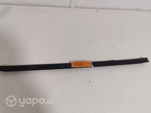 Moldura Lame Vidrio Puerta Delan izq Pick Up 2018