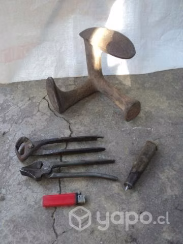 4 Antiguas Herramientas Zapateras