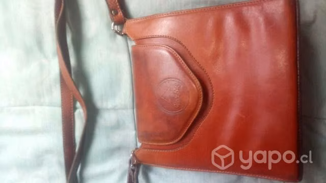 Cartera de cuero color cafe