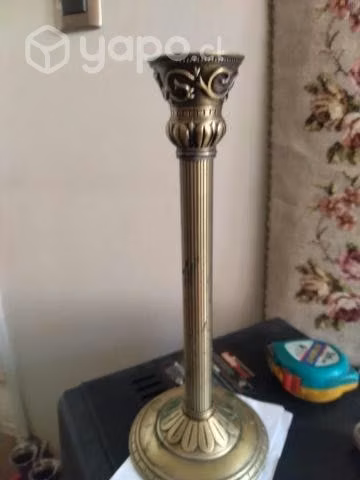 Candelabro bronce labrado antiguo - Imagen 3