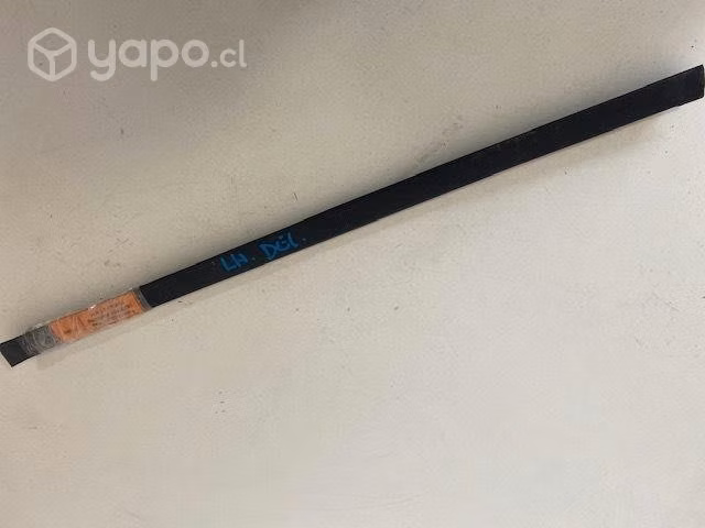 Moldura lame vidrio puerta delan izq Pick Up 2016