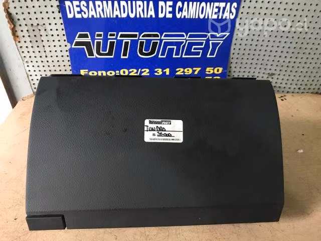 Guantera superior Toyota Tundra 2010