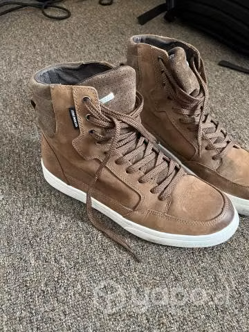 Zapatillas de moto + jeans moto