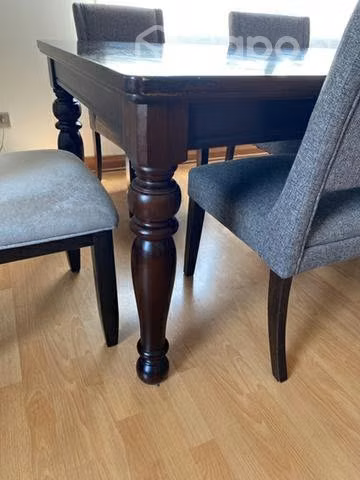 Comedor 6 a 10 personas marca Ashley
