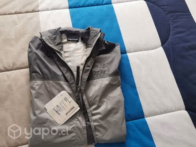 Casaca Marmot Talla L, nueva