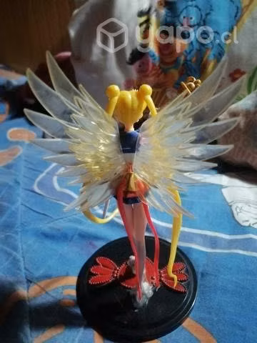 Polera sailor moon y figura