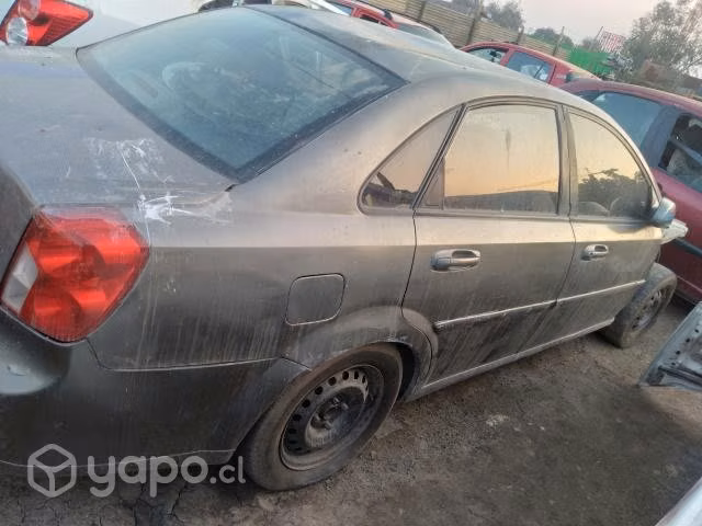 Puerta delantera derecha chevrolet optra