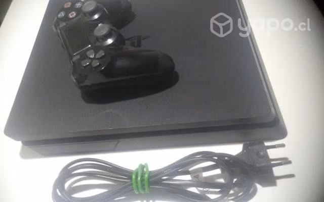 PS4 slim 500GB + 3 juegos fisicos CD