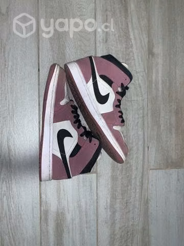 Jordan 1 Mid Talla 40 (sin caja)