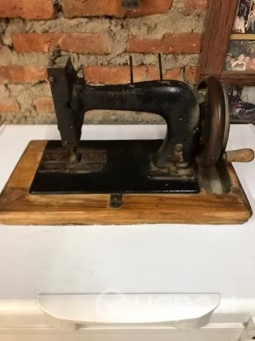 Maquina de cocer antigua