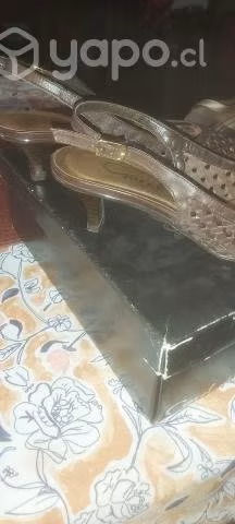 Puntilla cafe y zapato tipo reina gamuzado Gacel