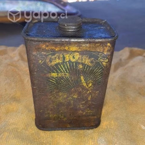Lata de aceite antigua
