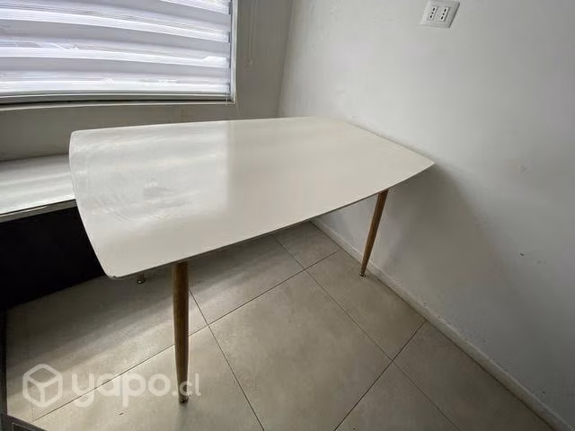 Mesa estilo nórdico