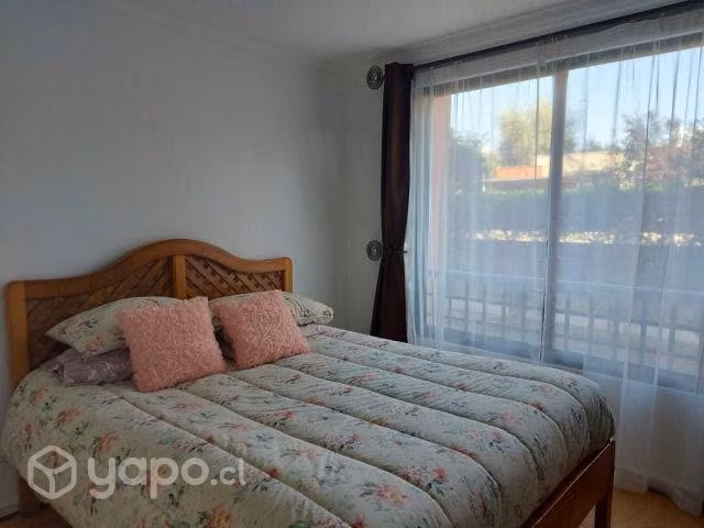 Cama 2 plazas + colchón + velador