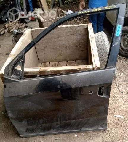 Puerta Delantera Izquierda (MXU243) Mahindra XUV50