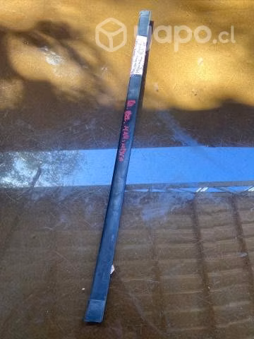 Moldura lame vidrio puerta delantera derecha Mahin