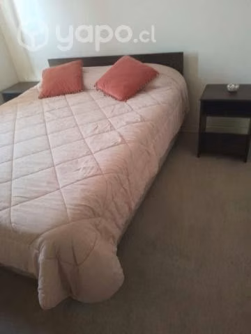 Cama de 2 plazas, colchon, 2 veladores y mueble co