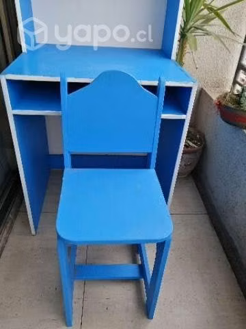 Escritorio para niños con silla incluida
