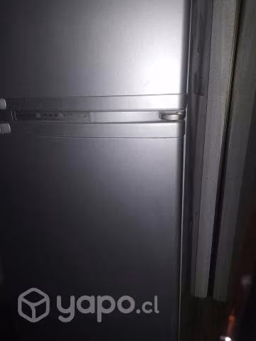 refrigerador Whirlpool dos puertas.