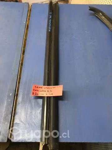 Moldura lame vidrio delantera derecha Mahindra