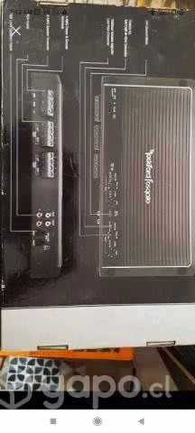 Amplificador Rockford de 4 x 100W más kit