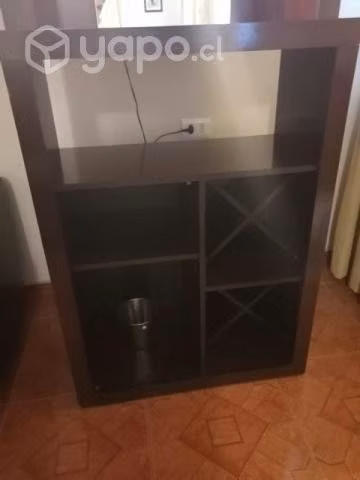 Hermoso Bar con luz y repisa de Vidrio