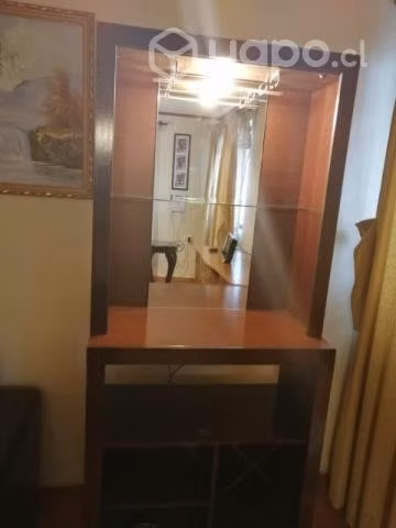Hermoso Bar con luz y repisa de Vidrio